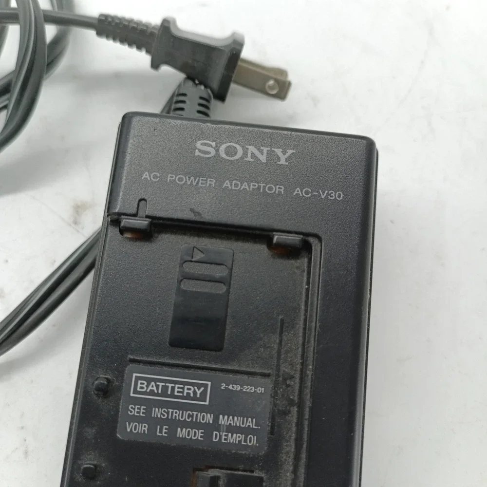 Sony AC-V30 AC Power Adaptor Battery Charger Camcorder VTR 7.5V 1.6A Japan c1